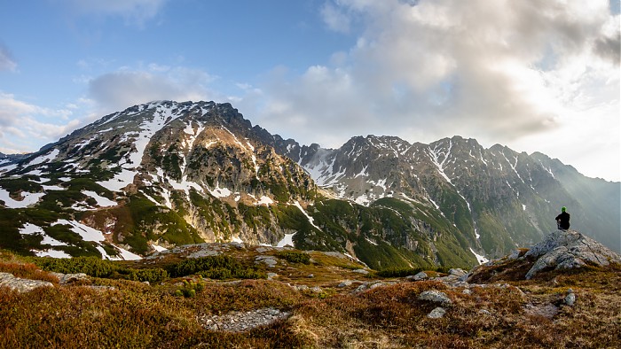 wschód w dolinie